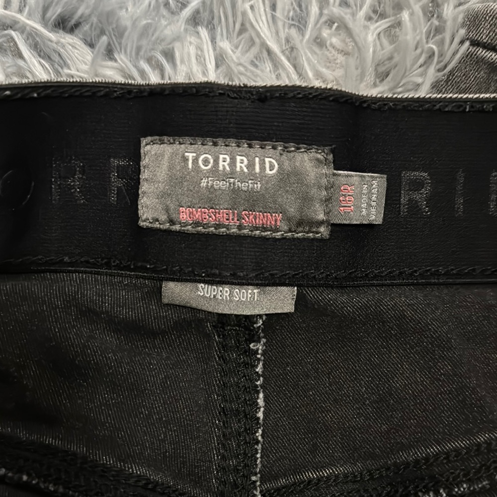 Torrid Gray Skinny Jeans with Distressed Look - Picture 2 of 7